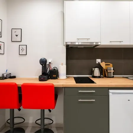 Dk Mini White Tower Apartment